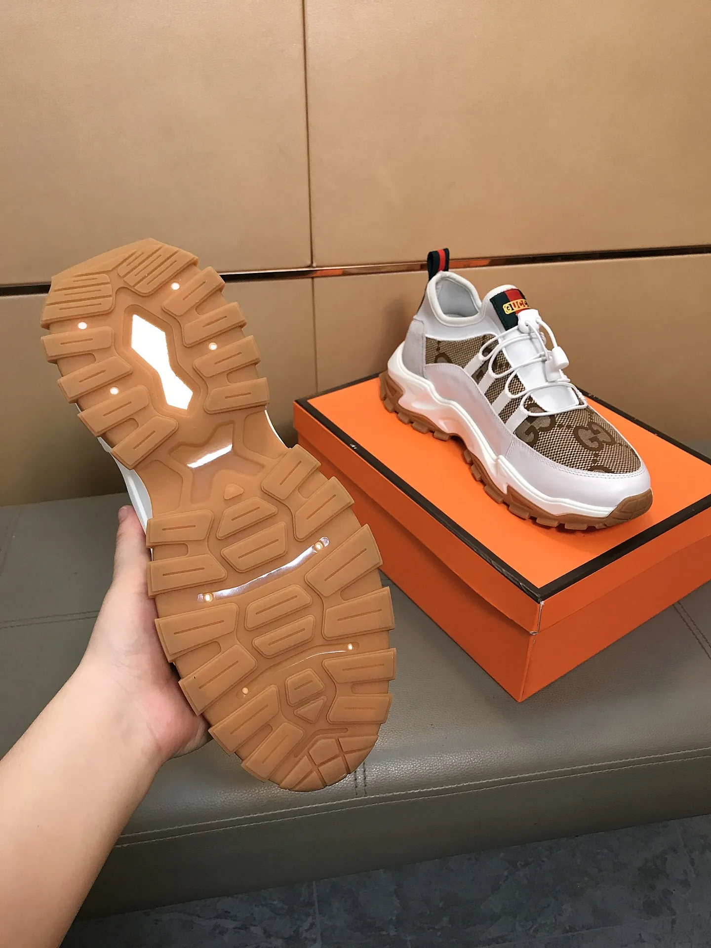 Men's shoes 240 👟👟〈GUCCI〉 New casual shoes, luxury and fashionable high-end products👉👉The perfect last shape makes this shoe immediately create a strong aristocratic atmosphere. Imported cowhide + brand printed fabric, sheepskin feet, rubber outsole super wear-resistant😍☕️Number of yards: 38～44